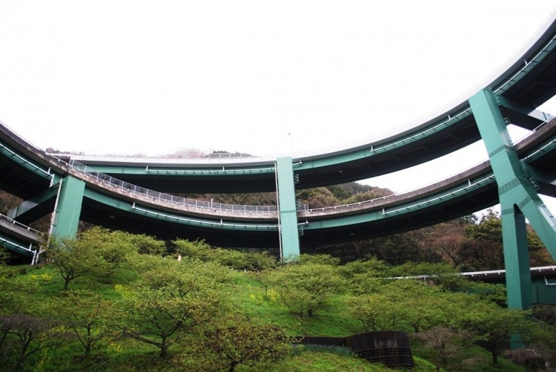 Спиральный мост Kawazu-Nanadaru Спиральный мост Kawazu-Nanadaru