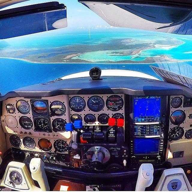 Завораживающие виды из кабины пилота.