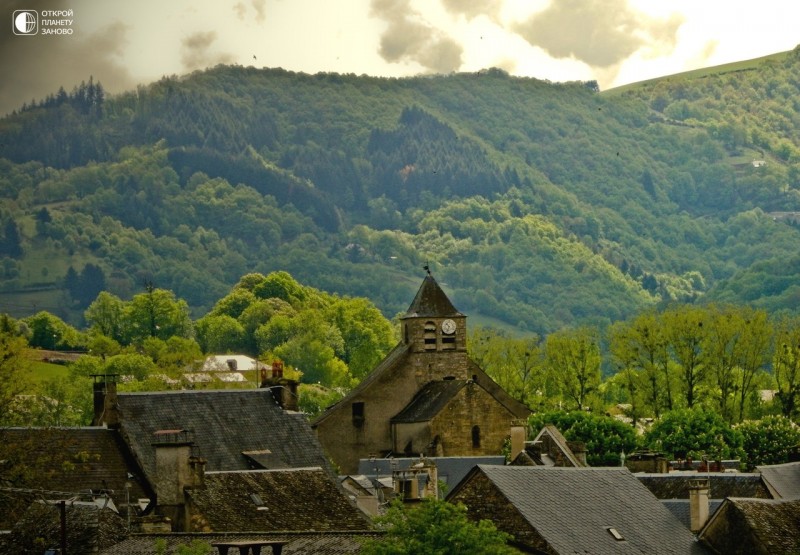 Деревня Sainte Eulalie d'Olt. Франция