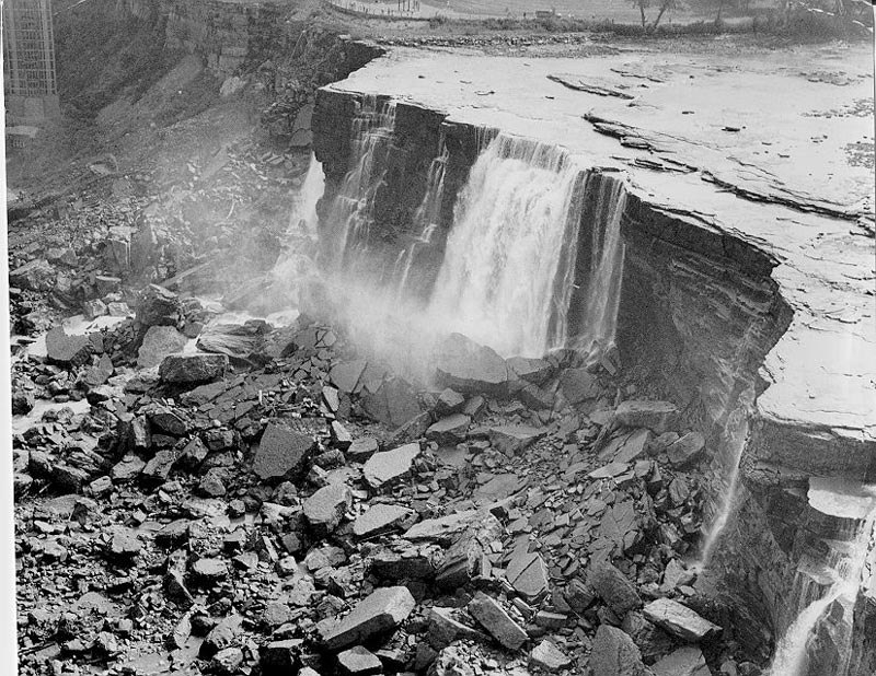 Ниагарский водопад остановился на 4,5 месяца.