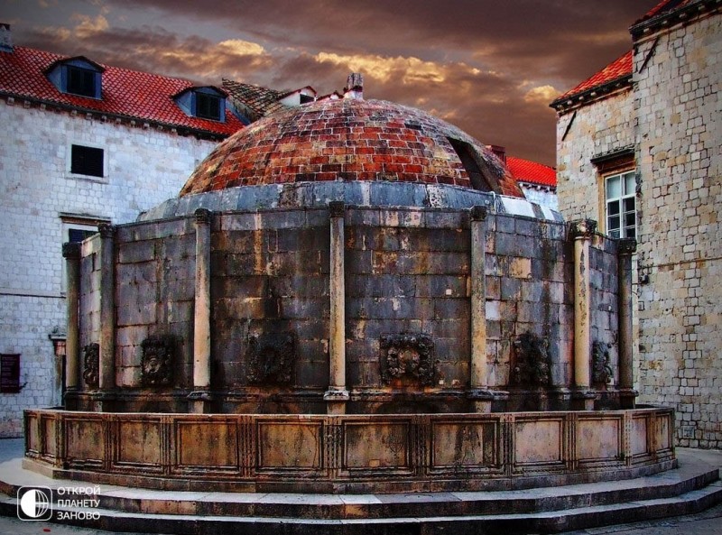 Большой онофриевский фонтан, Хорватия