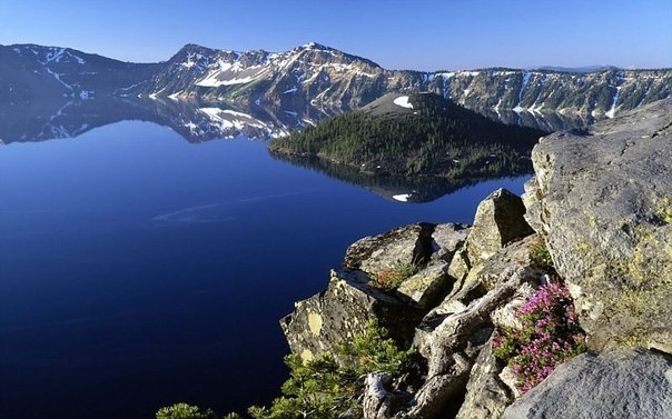 Кратерное озеро Крейтер (Crater Lake), штат Орегон, США