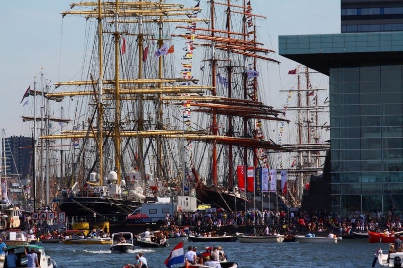 Фестиваль кораблей в Амстердаме