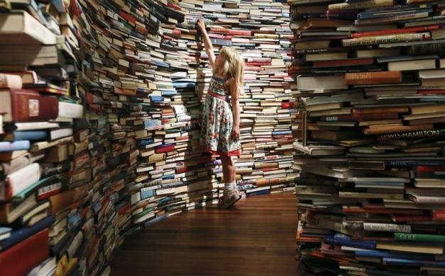 Лабиринт из книг в Лондоне. Лабиринт из книг в Лондоне.