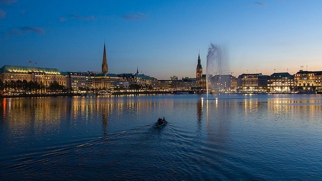 Улица Юнгфернштиг в Гамбурге, Германия