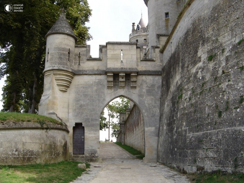 Замок Пьерфон 1