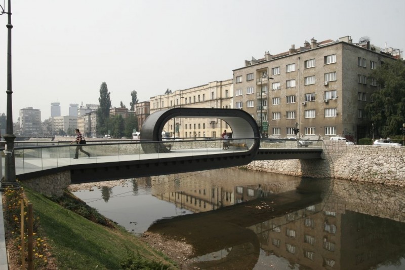 Мост - петля в Сараево, Босния и Герцеговина Мост - петля в Сараево, Босния и Герцеговина