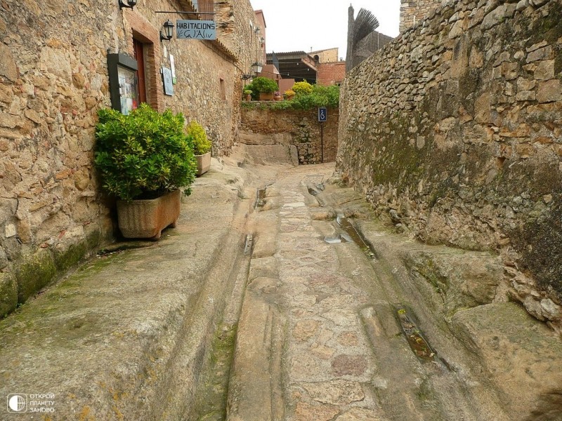 Средневековый город Ператальяда (Peratallada), Каталония, Испания