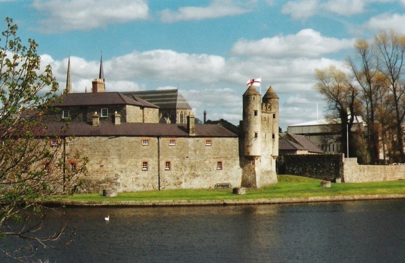 Замок Эннискиллен: молчаливый свидетель истории (Ирландия)