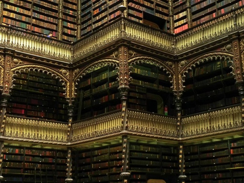 Одна из самых красивых библиотек мира