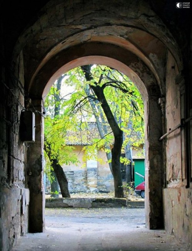 Очарование старых одесских двориков...
