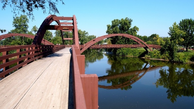 The Tridge — удивительный тройной мост, который находится на слиянии двух рек в городе Мидланд, США.