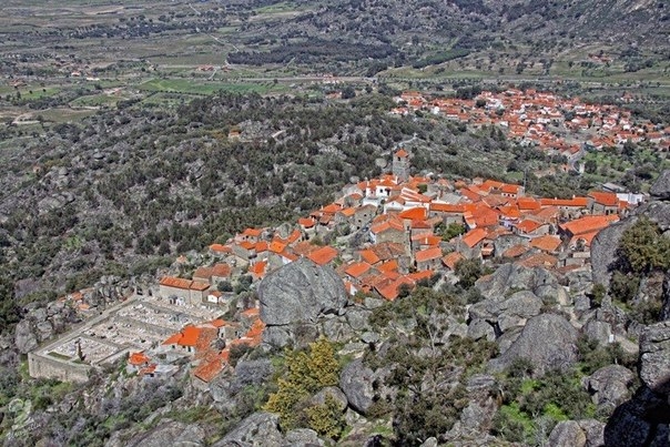 Деревня Монсанто - самое португальское селение.