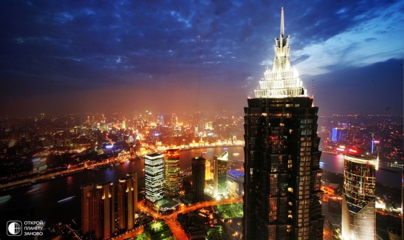 Небоскреб Jin Mao Tower в Шанхае Небоскреб Jin Mao Tower в Шанхае