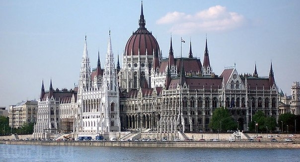 Здание Парламента Венгрии - величественный символ независимости Здание Парламента Венгрии - величественный символ независимости