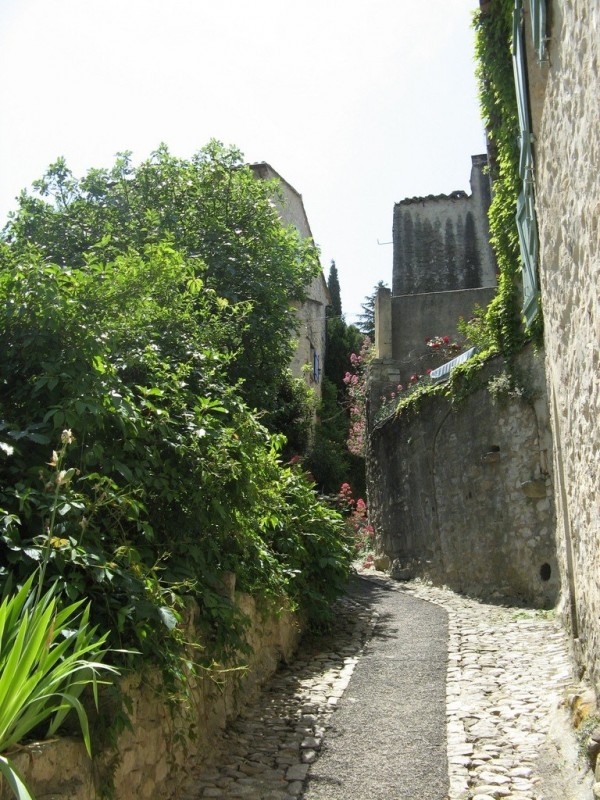 Везон-ла-Ромен (Vaison-la-Romaine). Прованс, Франция Везон-ла-Ромен (Vaison-la-Romaine). Прованс, Франция