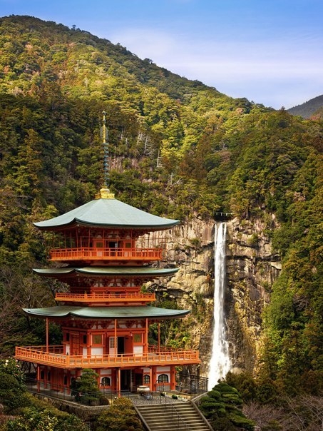 Водопад Нати, Япония