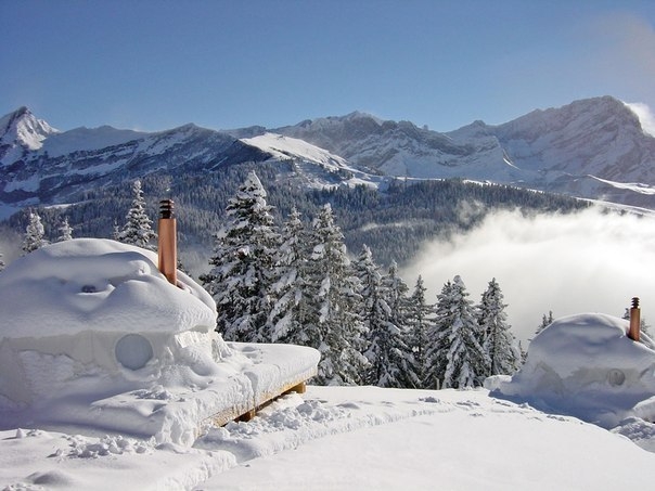 Горнолыжный курорт в стиле «иглу» в Швейцарских Альпах