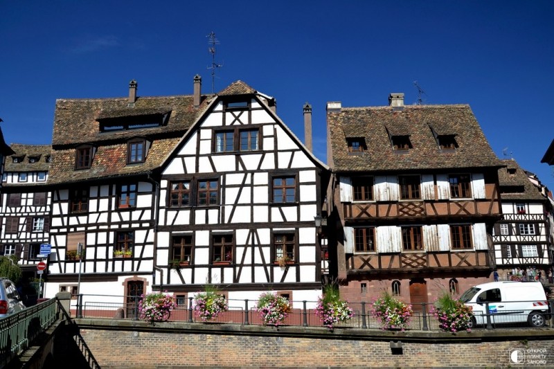 Страсбург - столица Эльзаса, интеллектуальный, культурный и промышленный центр северо-восточной Фран