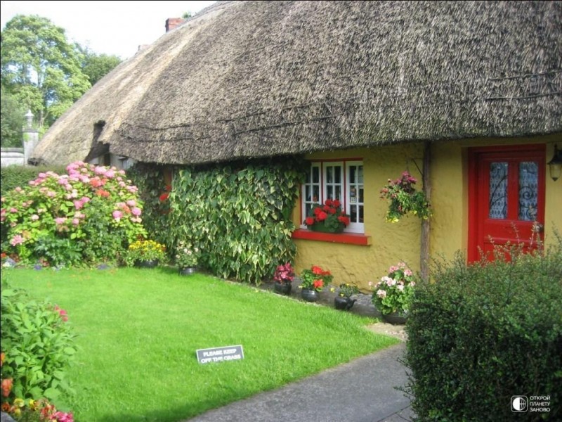 Деревня Адэр - одна из самых симпатичных в Ирландии.