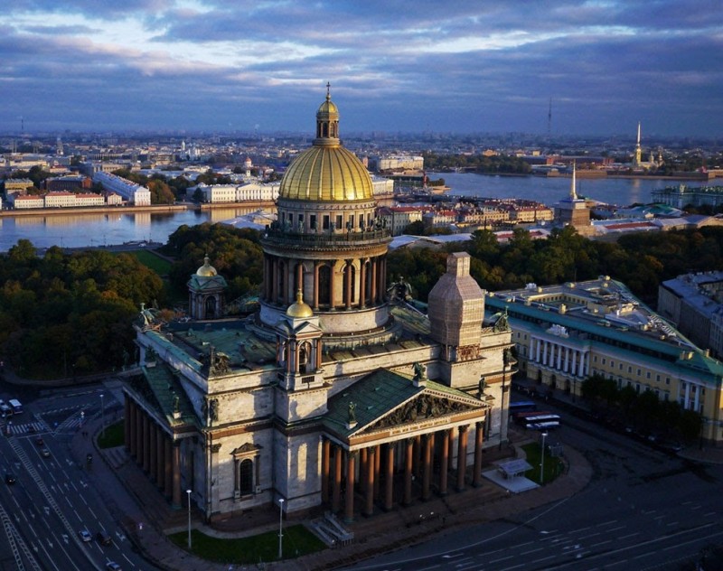 Санкт-Петербург с высоты птичьего полёта.